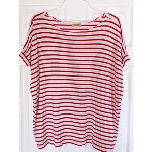 Red & white striped PIKO top. Size small.